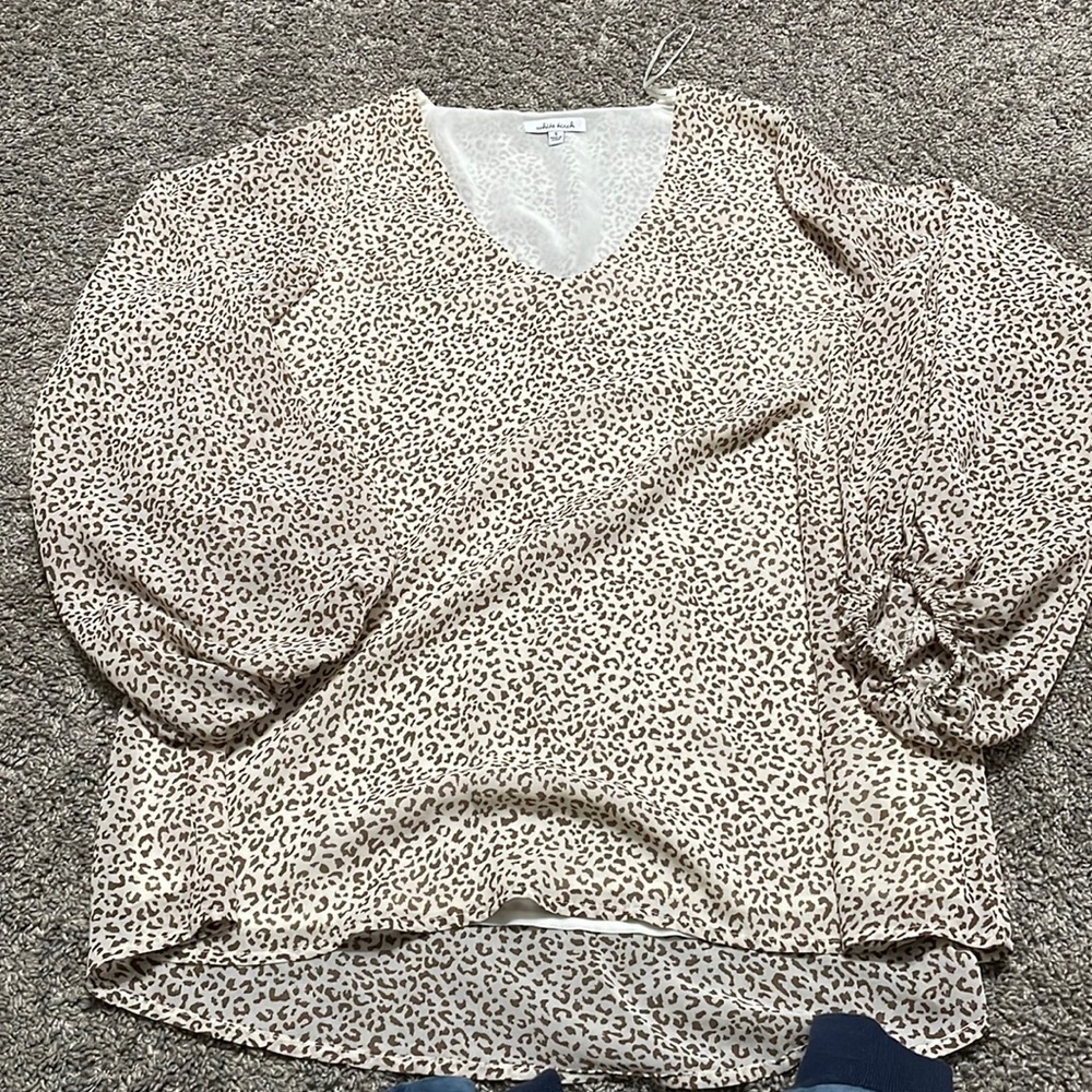 White Birch women’s Leopard look blouse w/lining Small NWOT dress up or down.